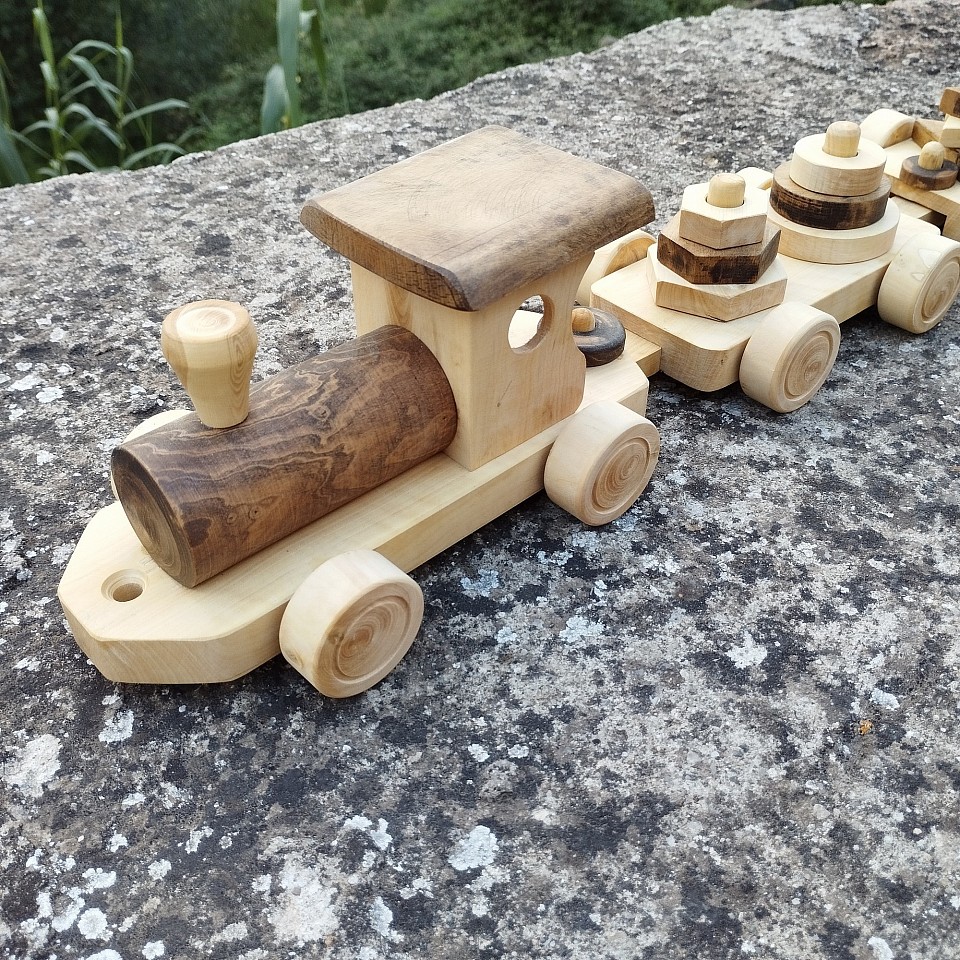 Tren de madera de boj